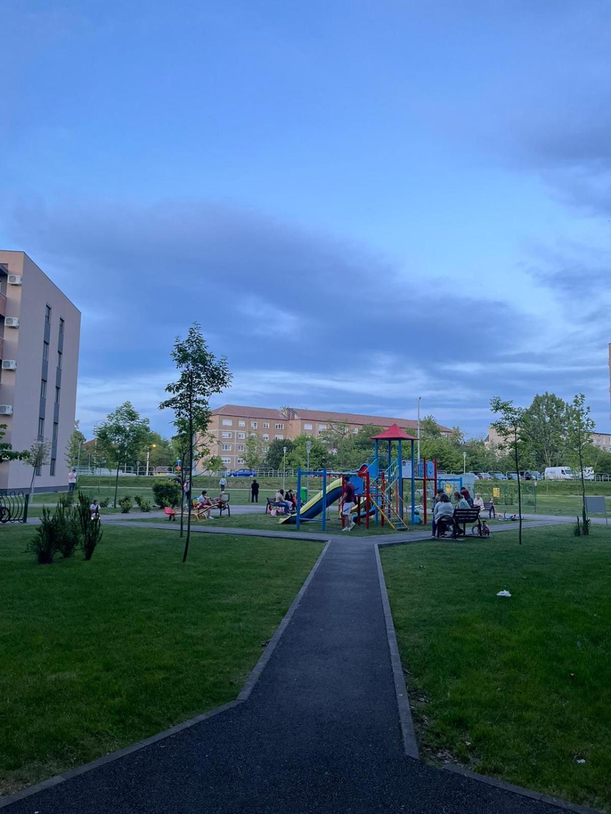 Universitatii Rooms Орадя Екстер'єр фото